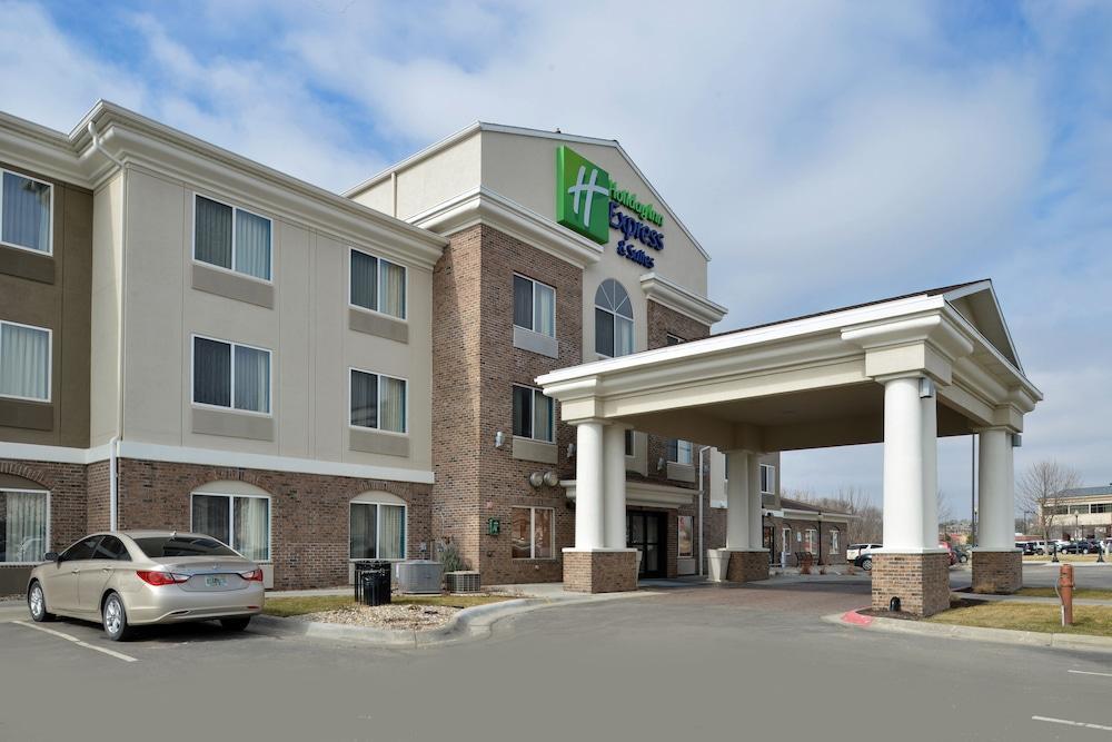 Holiday Inn Express Hotel & Suites Omaha West, An Ihg Hotel Exterior photo